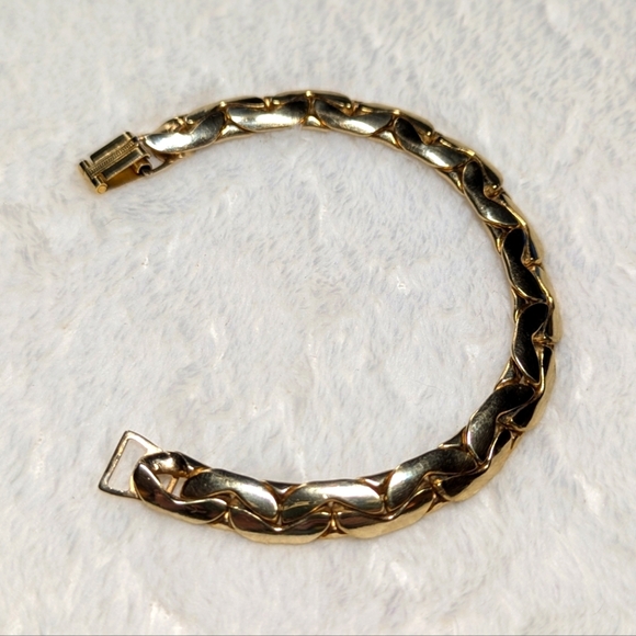 Vintage Goldtone Interlocking Link 7"  Bracelet - Picture 2 of 10